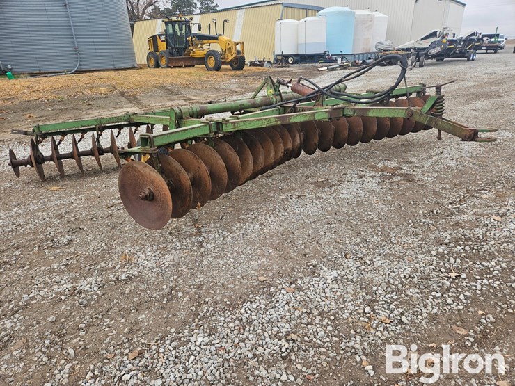 john-deere-bw-image-4