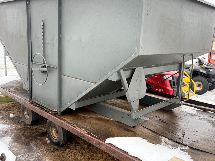 #374-•-trailer-&-gravity-box-(no-title)-(clintonville,-wi)-image-1