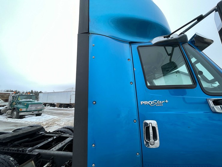 2014-international-prostar-image-25