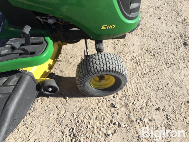 2018-john-deere-e110-image-14