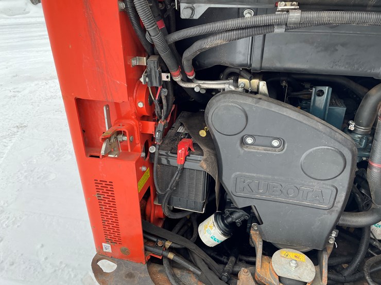 2022-kubota-ssv65-image-23