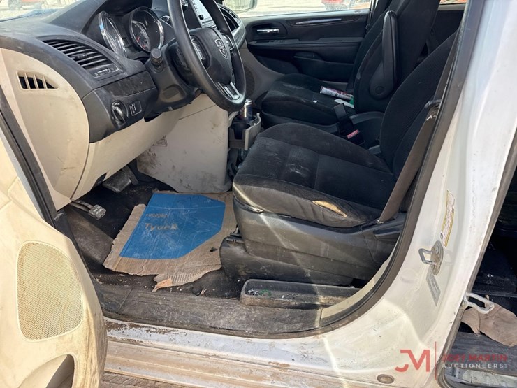 2017-dodge-grand-caravan-image-17