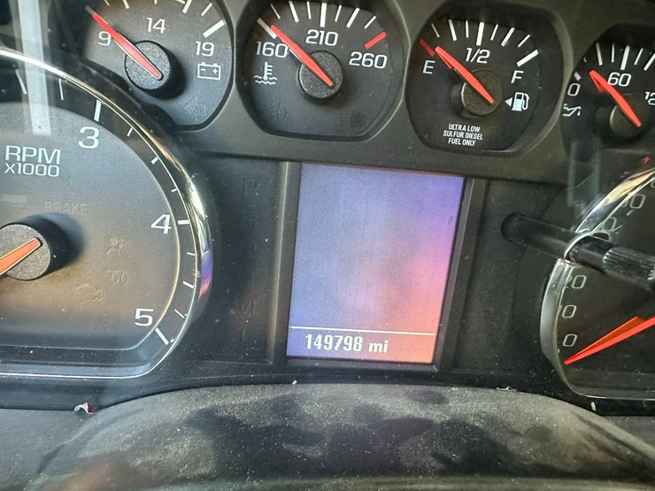 2015-gmc-3500-image-16