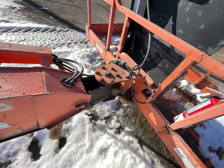 2002-jlg-600s-image-28