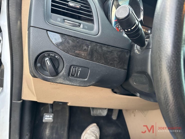 2015-dodge-grand-caravan-image-24