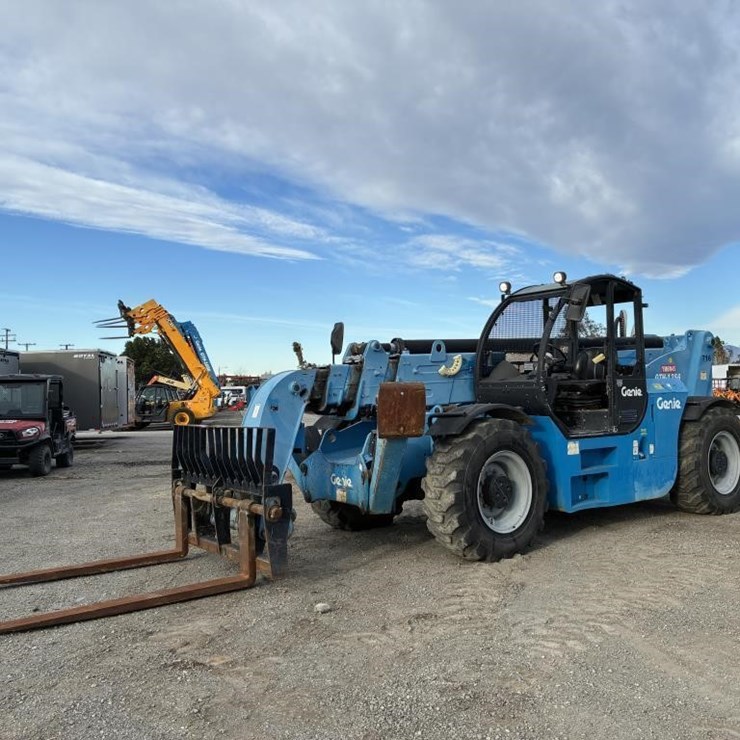 2015 Genie GTH-10Telescopic Reach Lift