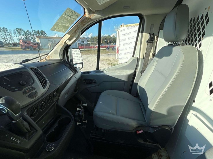 2017-ford-transit-image-19