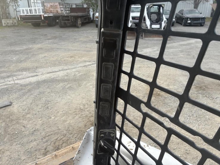 2018-bobcat-s570-image-17