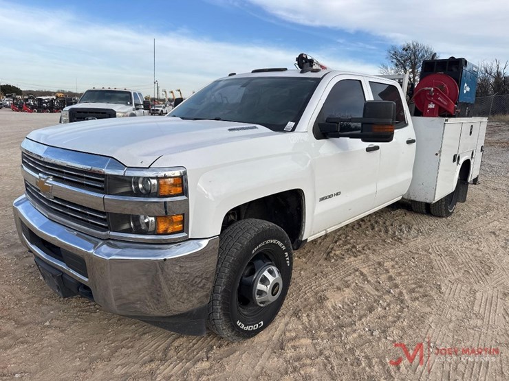 2016-chevrolet-silverado-3500-image-4