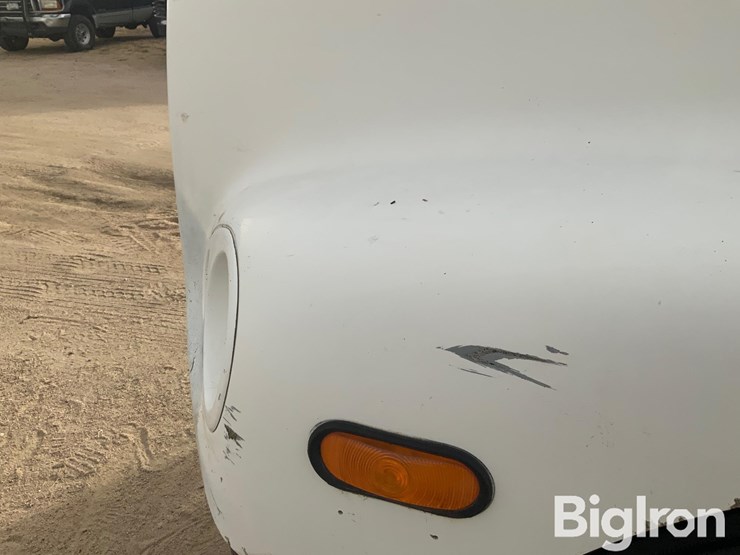 1999-freightliner-fl112-image-15