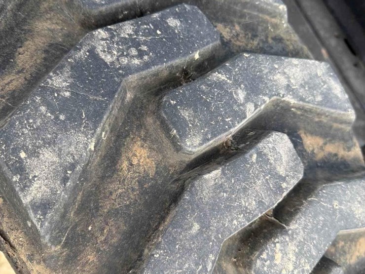 2015-genie-gs4390-roughterrain-scissor-lift-image-12