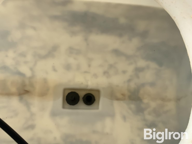 john-deere-8235r-image-15