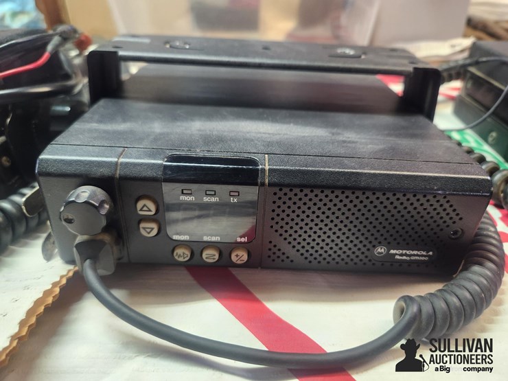 assorted-business-band-radios-image-14