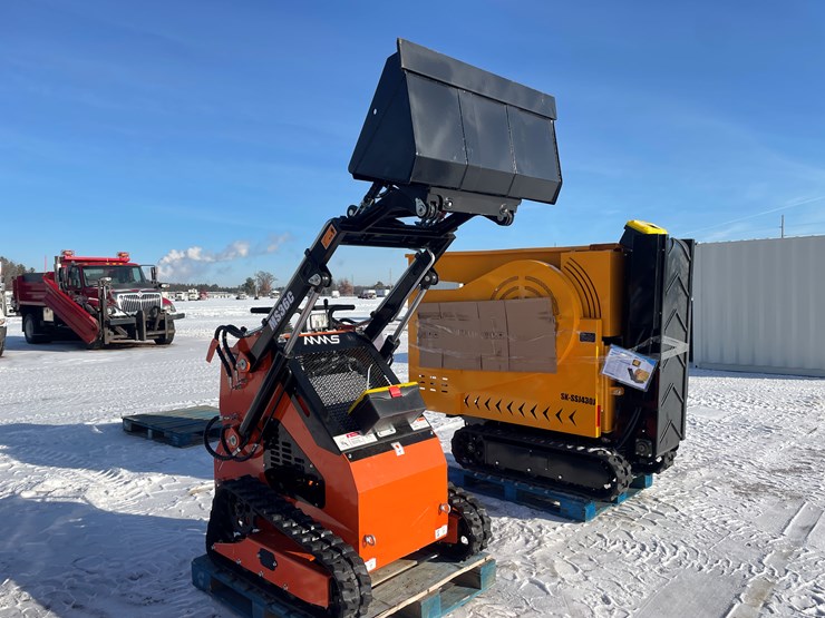 #142-•-mms-mini-skid-steer-loader-(mosinee,-wi)-image-3