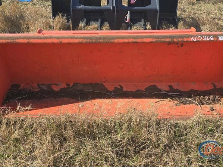 kubota-6'-quick-attach-bucket-image-1