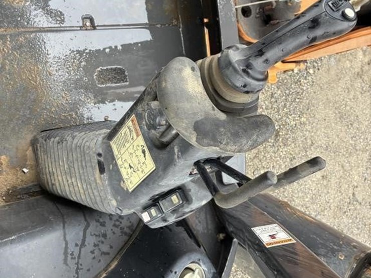 2019-case-580sn-image-26