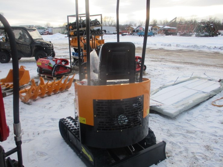 #6592-•-future-ft13-mini-excavator-gasoline-engine,-rubber-track,16in-digging-bucket,-hydraulic-plumbing,-bulldozer-blade,-manual-thumb-image-3