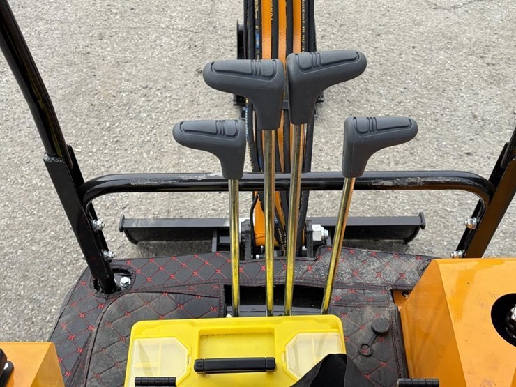 2025-vicsec-vc15-excavator-image-17