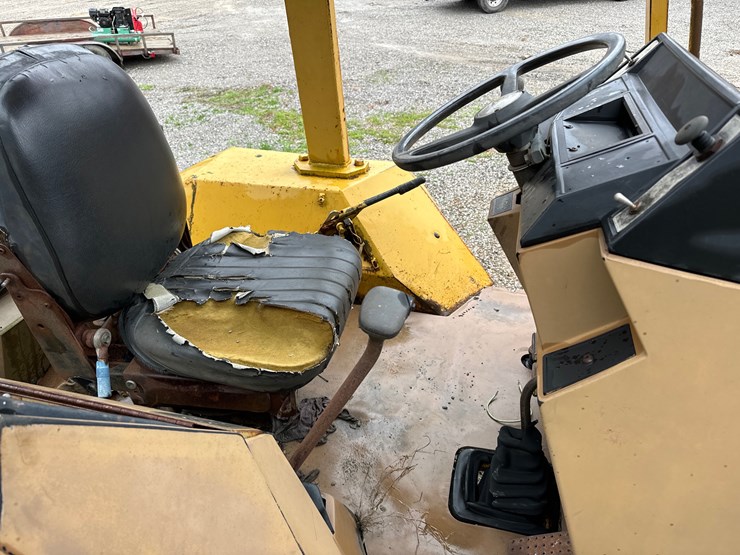 caterpillar-416-image-5