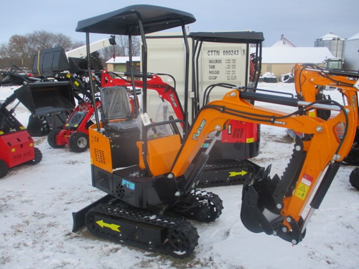 #6592-•-future-ft13-mini-excavator-gasoline-engine,-rubber-track,16in-digging-bucket,-hydraulic-plumbing,-bulldozer-blade,-manual-thumb-image-1