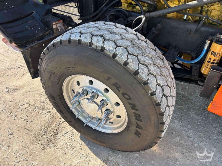 2000-peterbilt-378-image-39