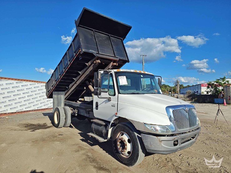 2005-international-durastar-4300-image-24
