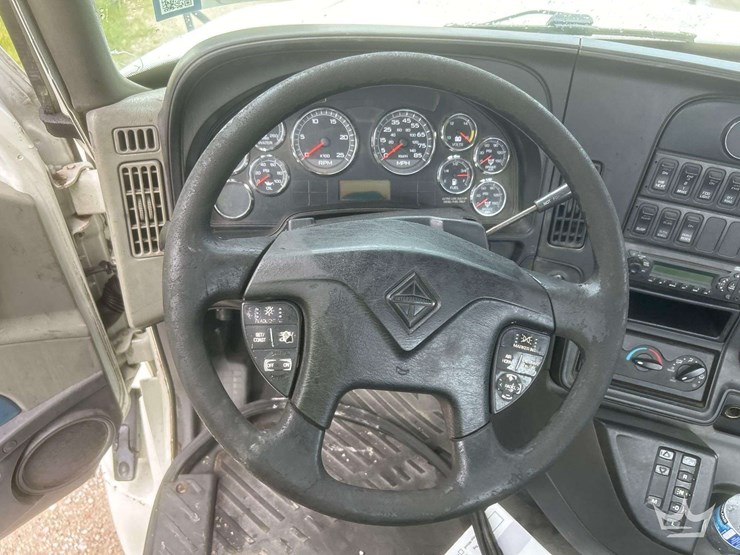 2012-international-prostar-image-12