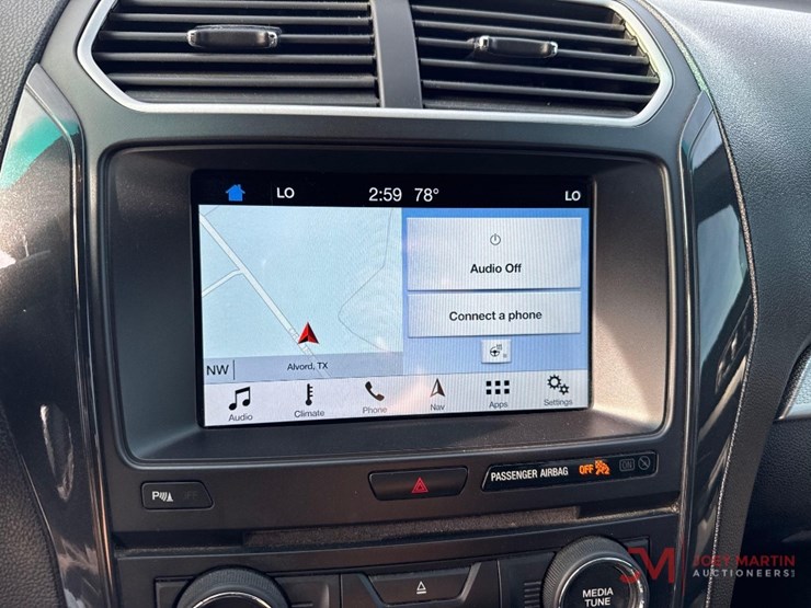 2017-ford-explorer-xlt-image-28