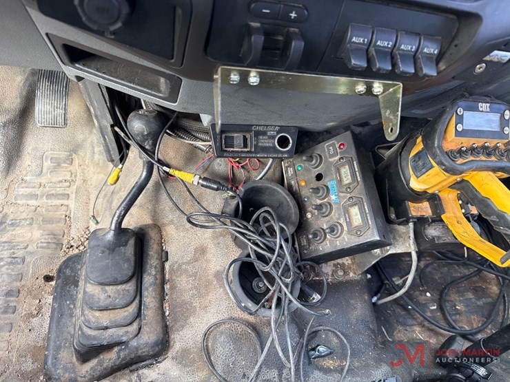 2016-ford-f550-xl-image-42