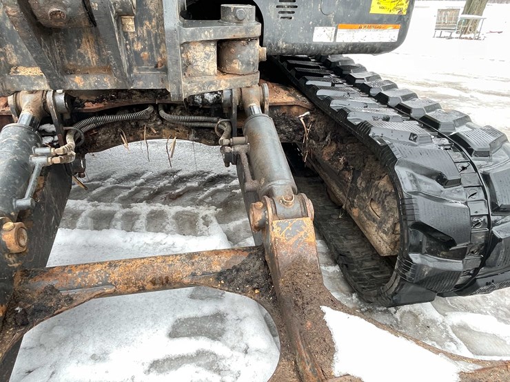 2014-bobcat-e85-image-44