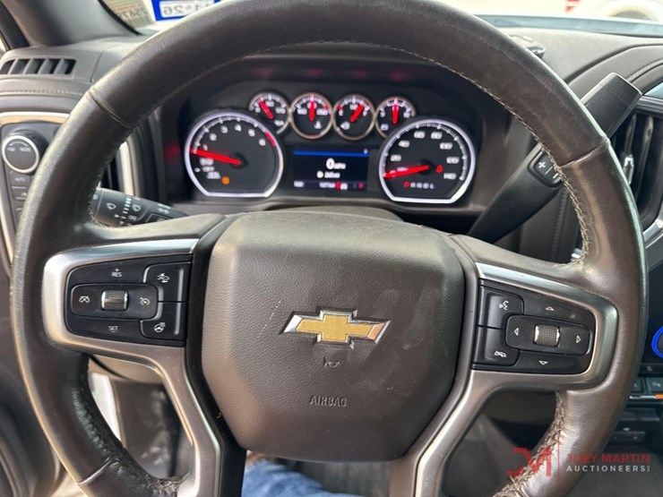 2020-chevrolet-1500-image-30