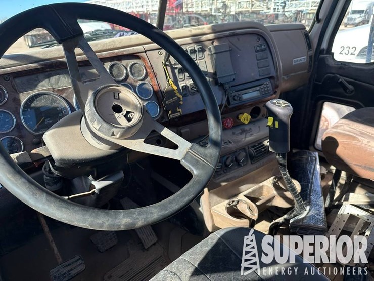 (x)-2006-mack-cv713-t/a-kill-truck,-vin-1m2ag11y9...-image-2