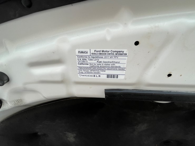 2017-ford-explorer-image-136