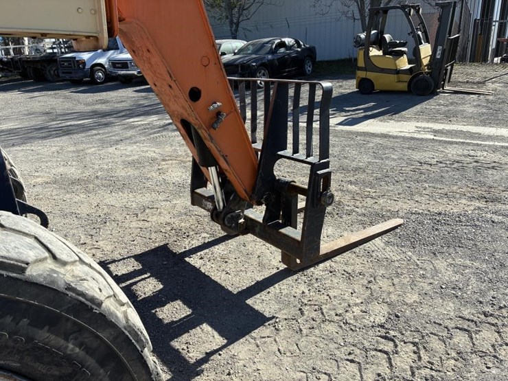 2006-jlg-g9-43a-image-6