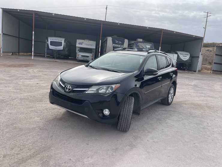 2013-toyota-rav4-image-3