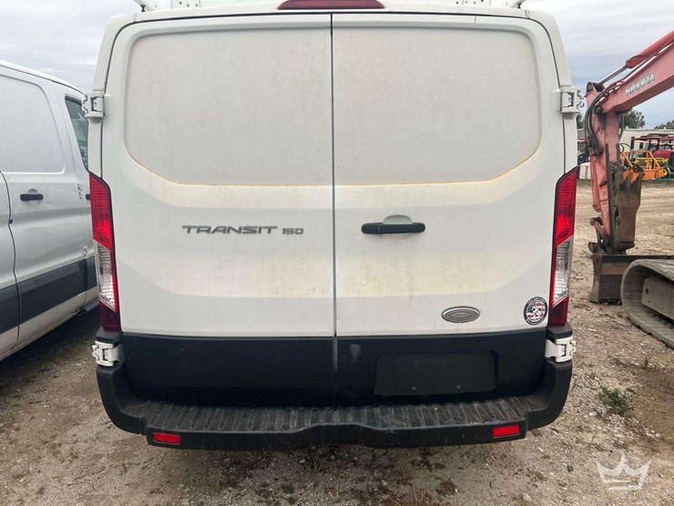 2015-ford-transit-image-18