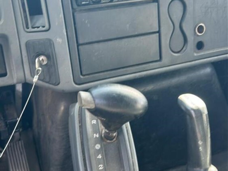 2004-international-durastar-4300-image-19