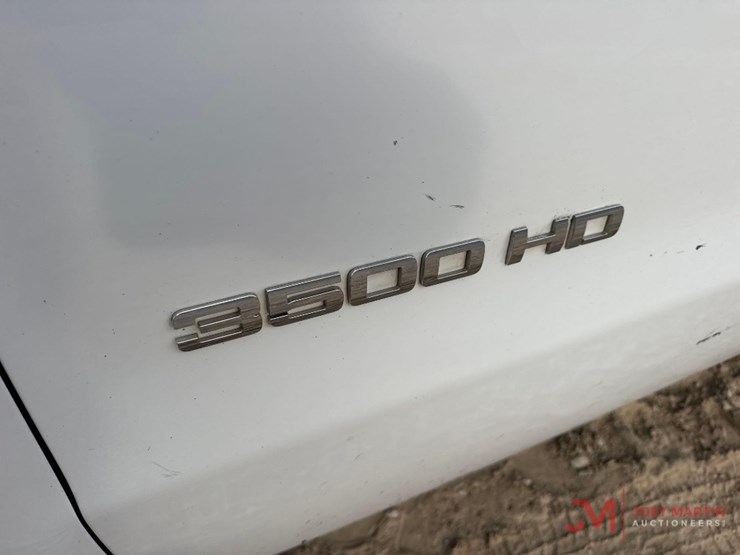 2016-chevrolet-silverado-3500-image-8