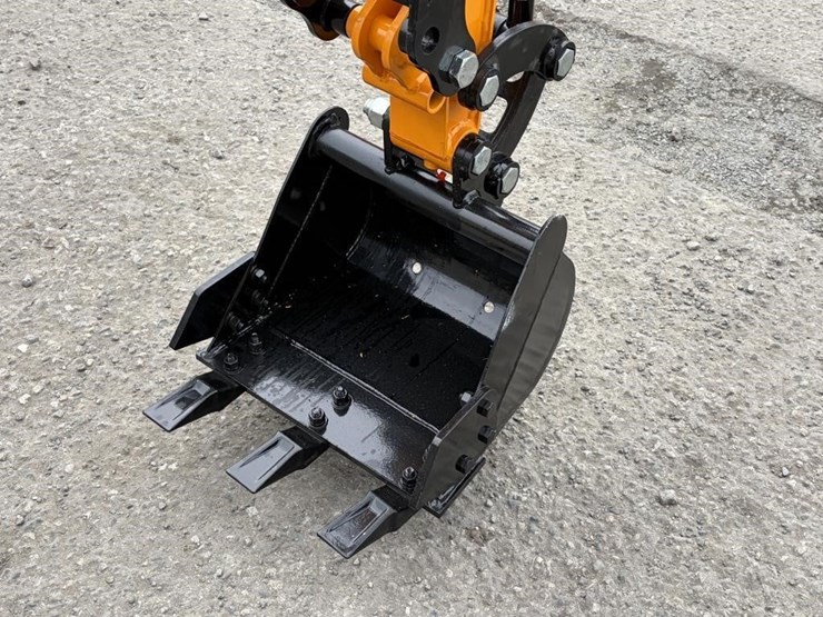 2025-vicsec-vc13-excavator-image-9