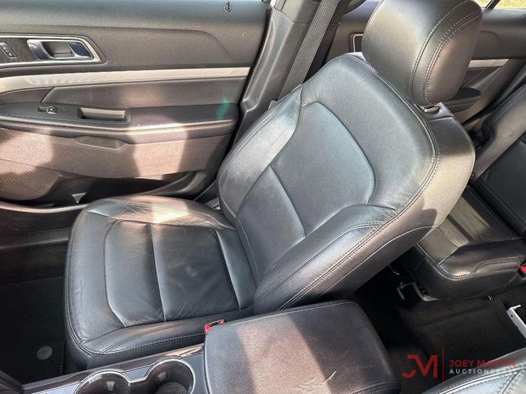 2017-ford-explorer-xlt-image-23