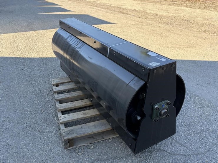 giyi-skid-steer-roller-72"-image-3