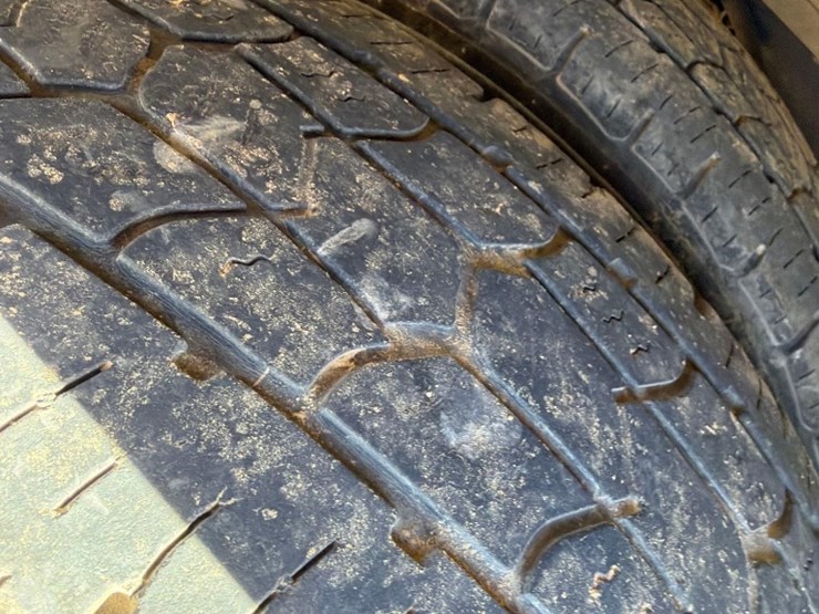 2013-chevrolet-3500-image-10