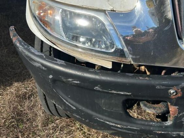 2004-international-durastar-4300-image-11