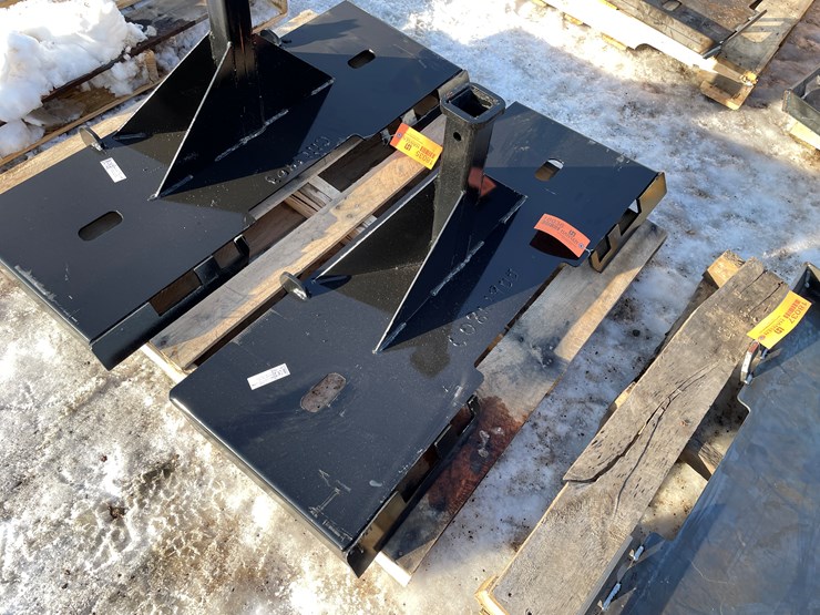 #18036-•-unused-skid-steer-hitch-receiver-(princeton,-mn)-image-1