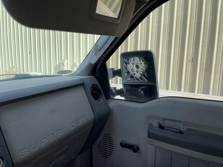 2008-ford-550-image-17