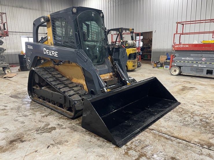 2011-john-deere-329d-image-3