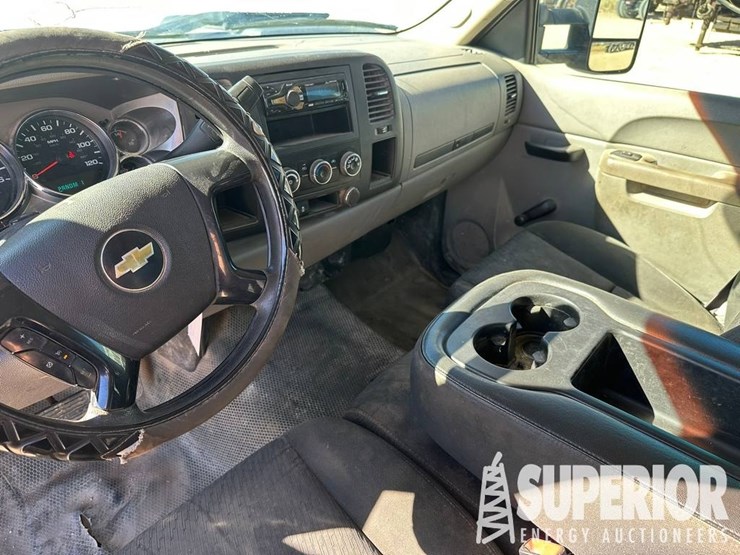 2013-chevrolet-2500hd-image-3