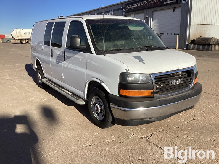 2017-gmc-2500-image-3