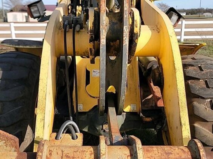 new-holland-w130-image-11