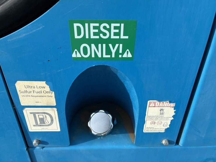 2015-genie-gth-10telescopic-reach-lift-image-10